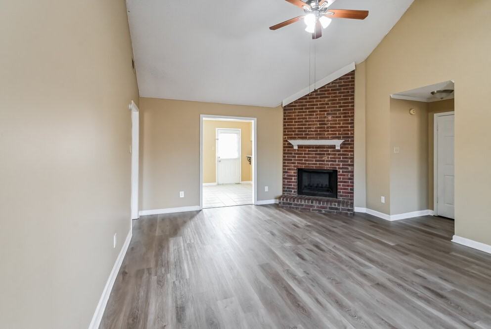 2570 Appling Glen Dr - Photo 4 of 16