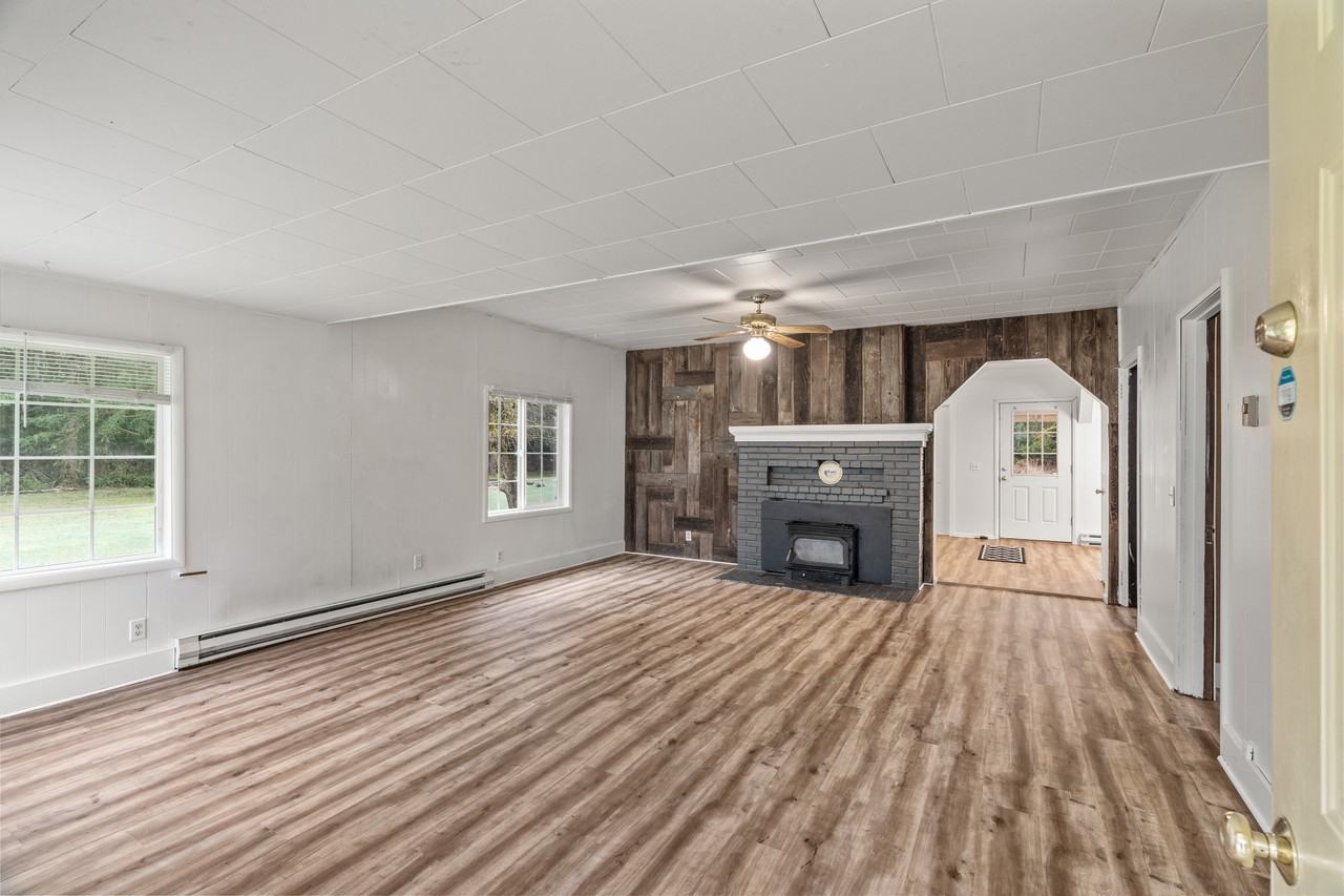 117 W Benthein Rd #1 - Photo 2 of 36