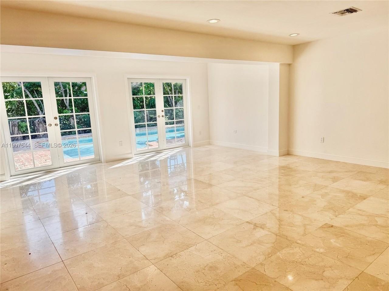 12525 Bernal St - Photo 6 of 19