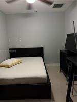 featured image of 17199 Ne 2nd Ct #1