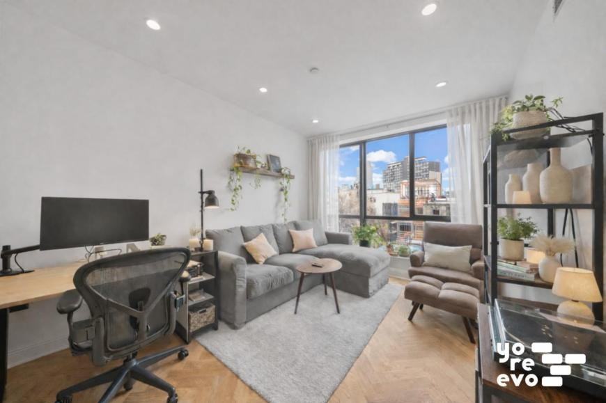 735 Bergen St - Photo 2 of 9