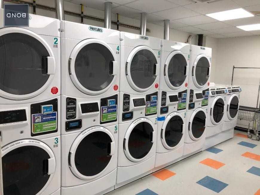 17802 Hillside Ave - Photo 7 of 9