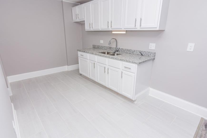 7620 S Stewart Ave - Photo 3 of 6