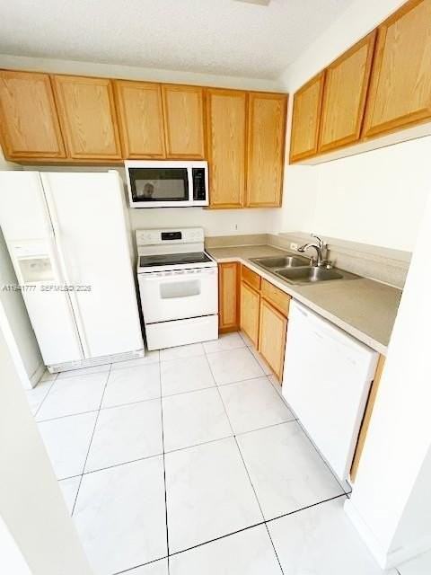 5230 Palmbrooke Cir - Photo 3 of 20