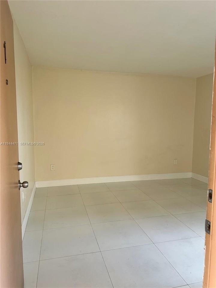 1640 Sw 1st St #7 - Photo 3 of 17