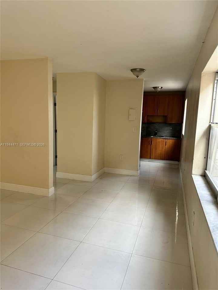 1640 Sw 1st St #7 - Photo 4 of 17