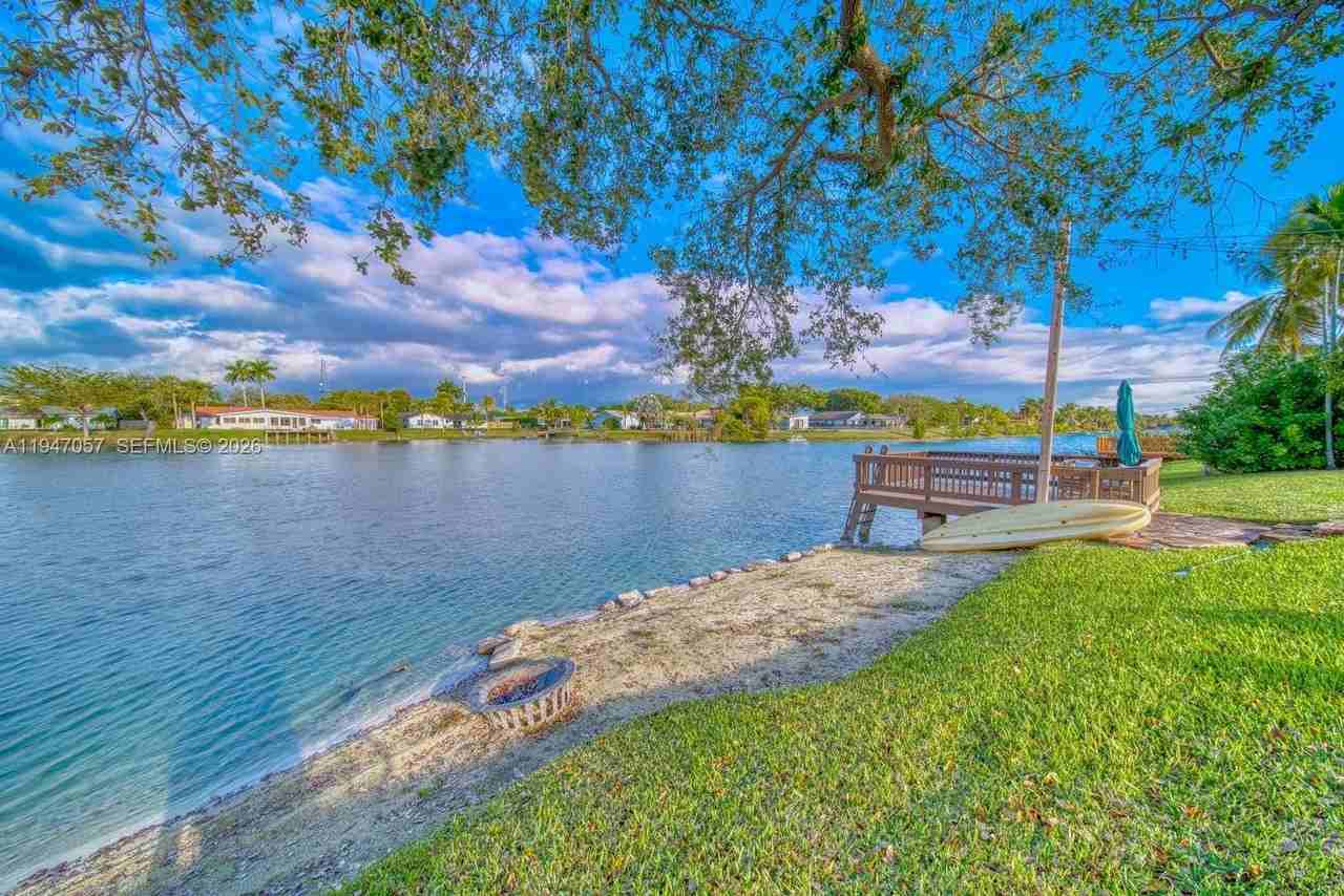 12620 Sw 114th Ave - Photo 2 of 27