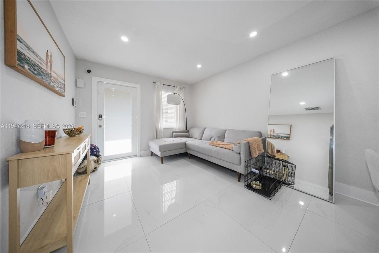 10731 Sw 51st Dr - Photo 4 of 29