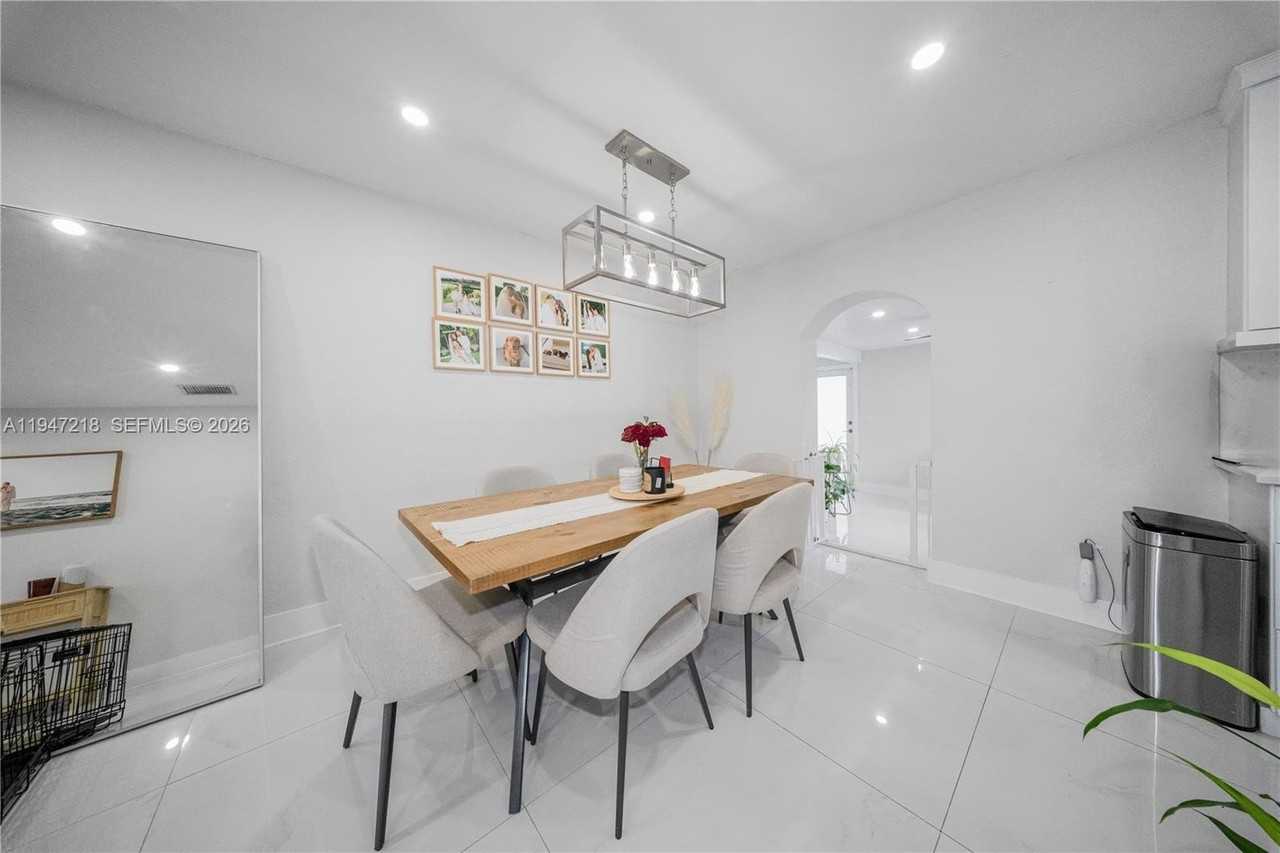 10731 Sw 51st Dr - Photo 6 of 29