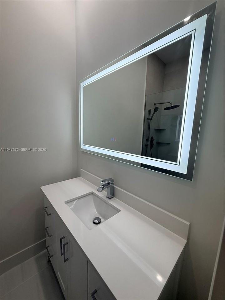 9500 Sw 25th Dr #EFF - Photo 6 of 9