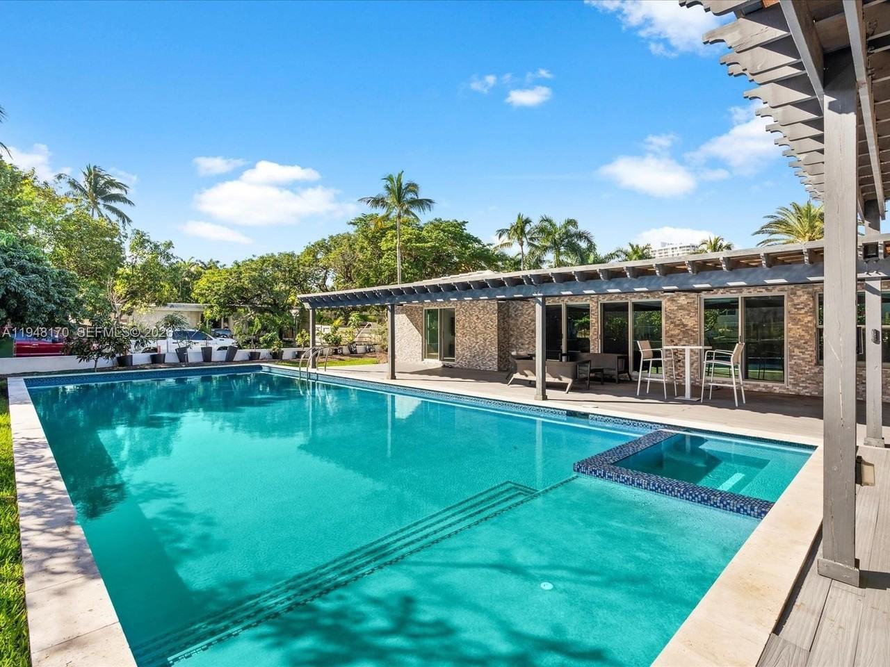 201 Golden Beach Dr - Photo 4 of 50