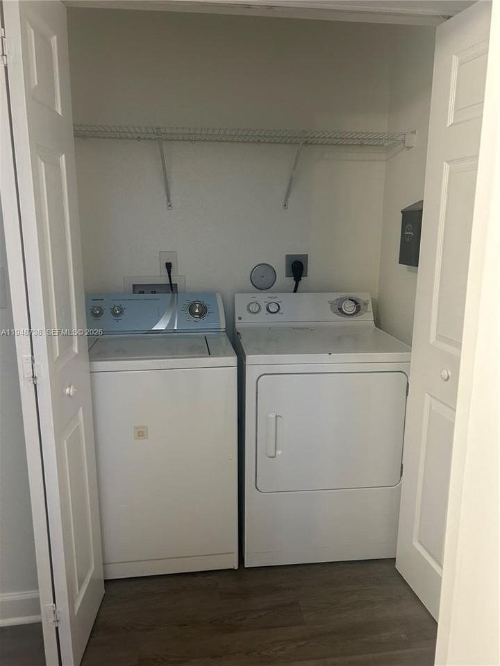 1720 Ne 33rd Ave #201-5 - Photo 7 of 18