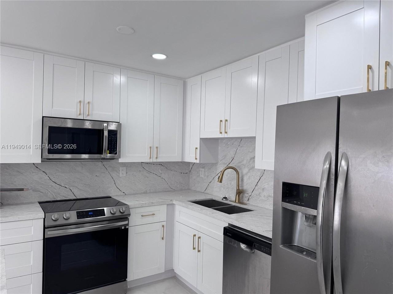 1706 N 45th Ave #1 - Photo 4 of 18