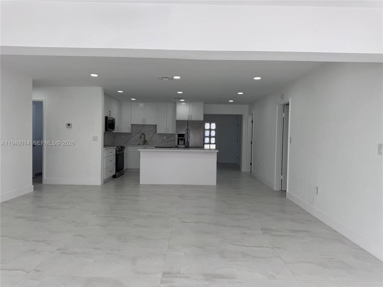 1706 N 45th Ave #1 - Photo 5 of 18