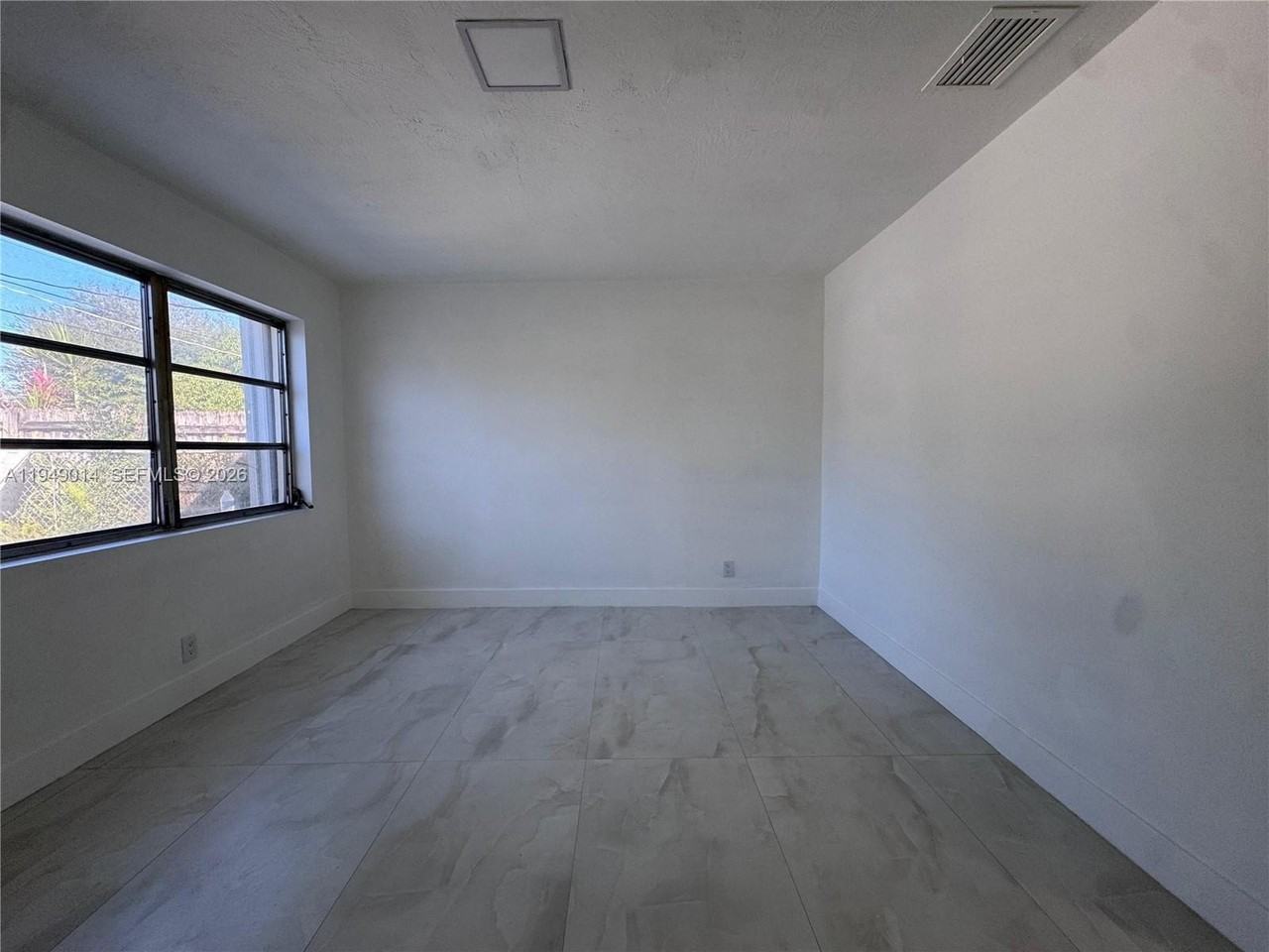 1706 N 45th Ave #1 - Photo 7 of 18