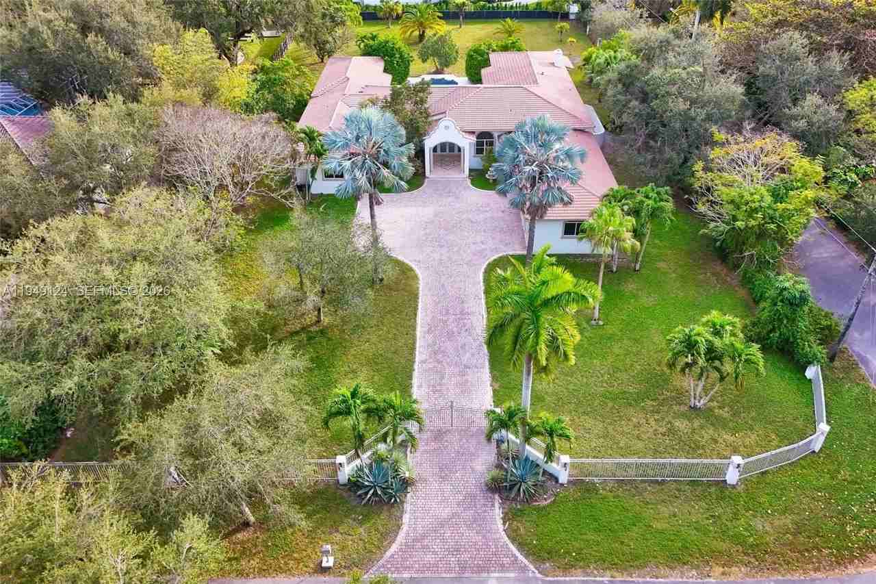 8480 Sw 98th St - Photo 2 of 50