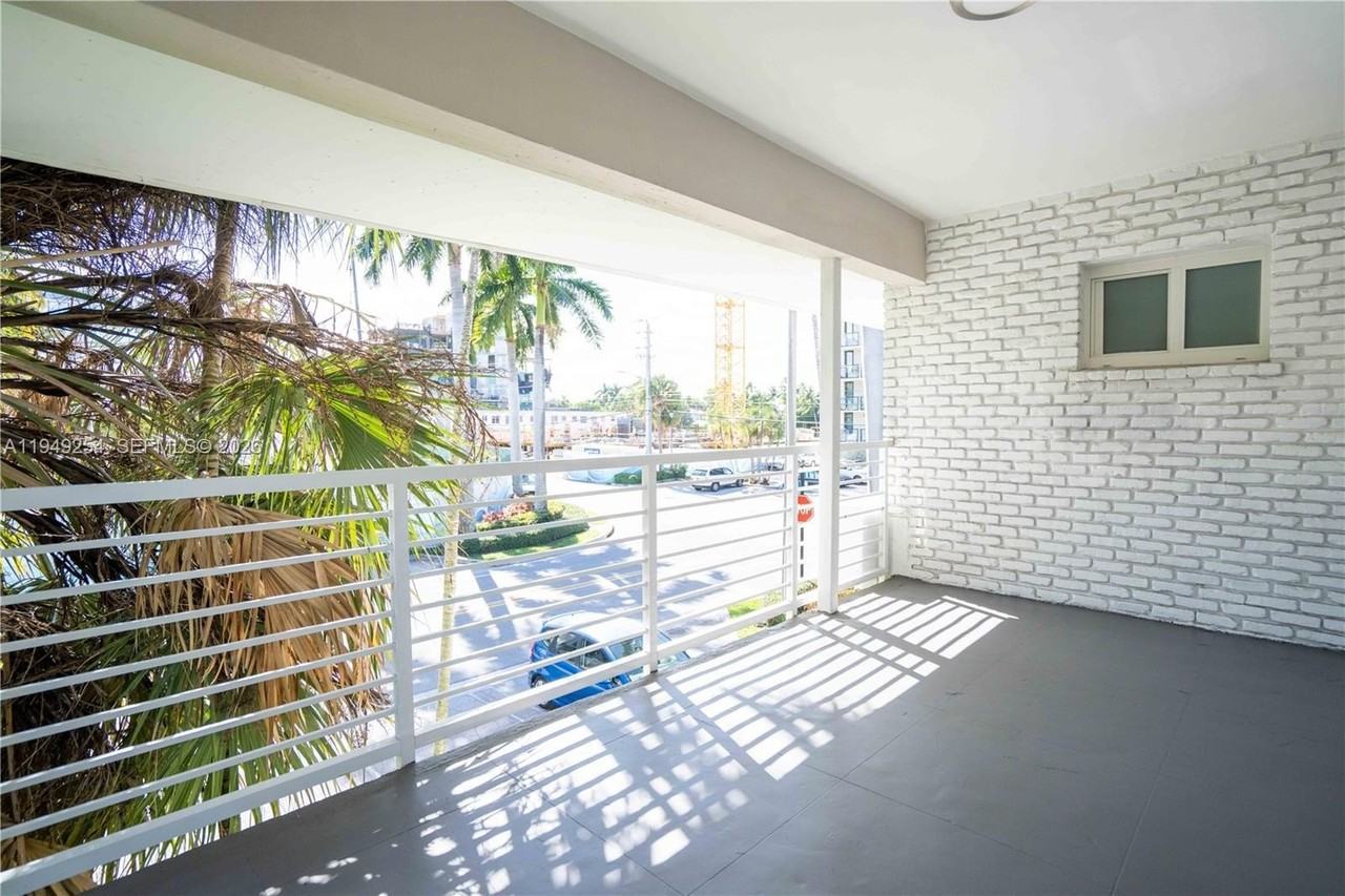 1185 98th St #6 - Photo 4 of 21