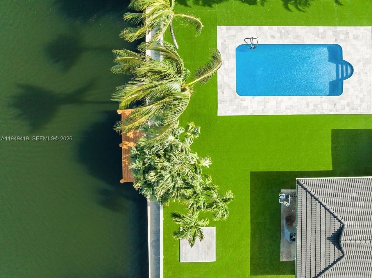 430 Tamarind Dr - Photo 2 of 35