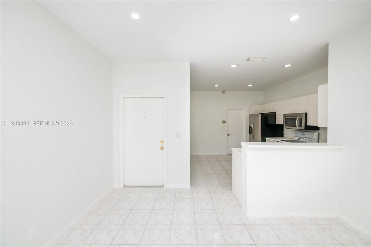 1911 Madeira Dr #1911 - Photo 7 of 50