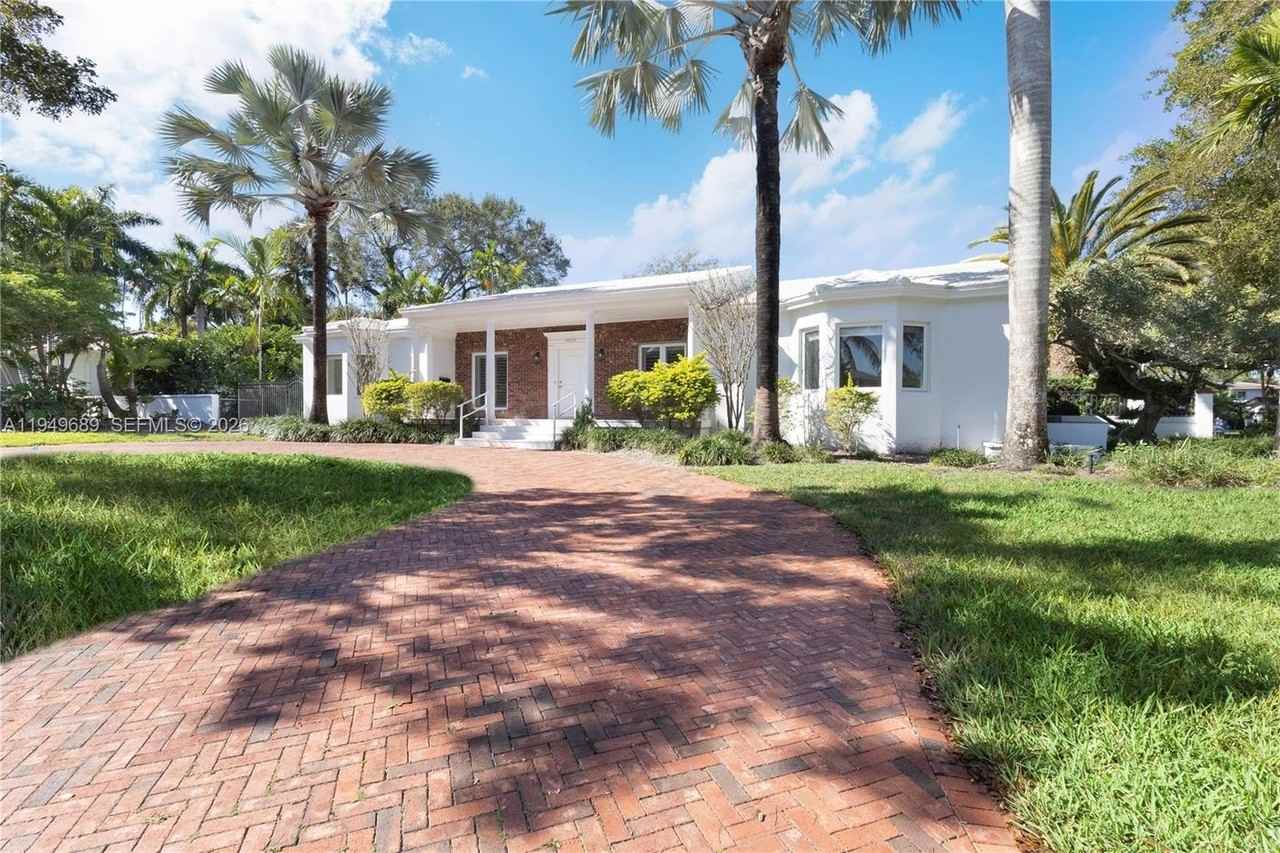 4404 Alhambra Cir - Photo 3 of 32