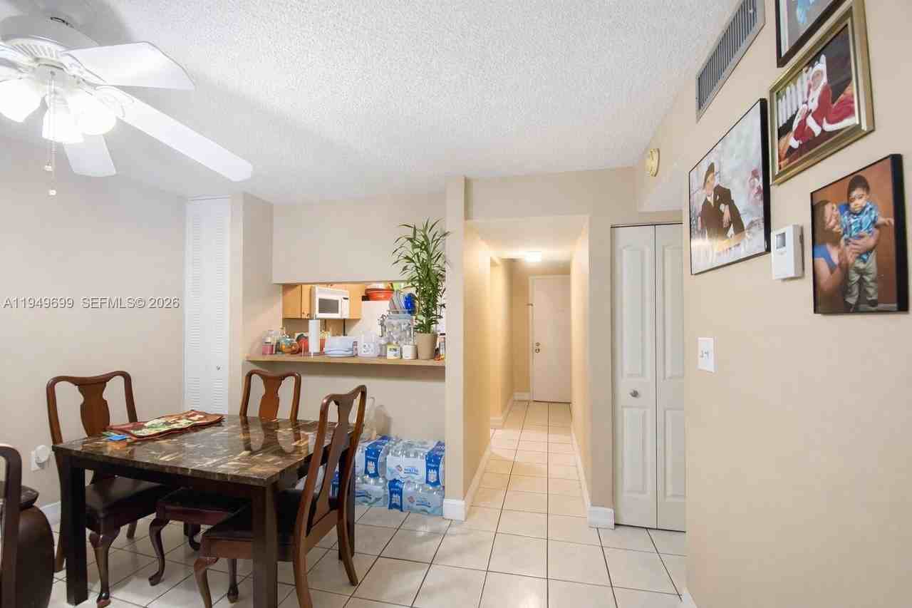 19805 Sw 114th Ave #315 - Photo 3 of 9