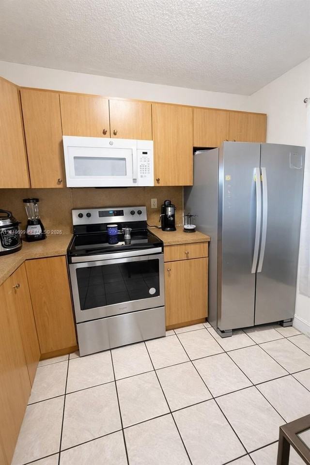 19805 Sw 114th Ave #315 - Photo 5 of 9