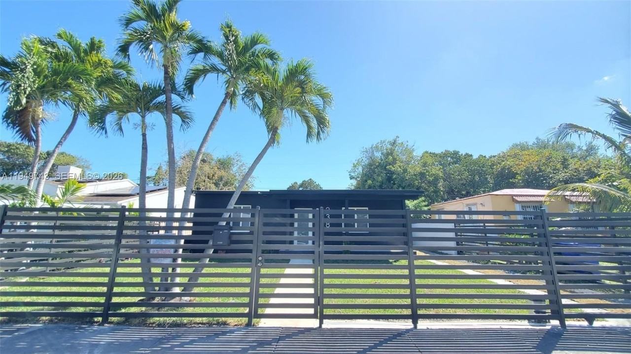 238 Nw 45th St #0 - Photo 4 of 35