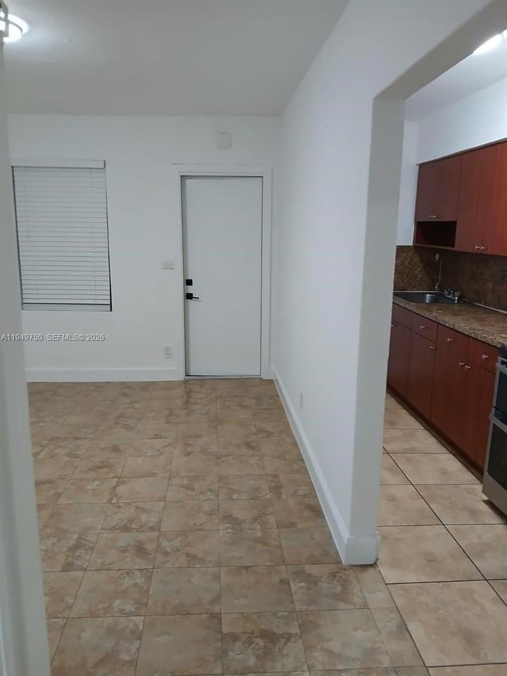 505 Ne 82nd St #9 - Photo 2 of 9