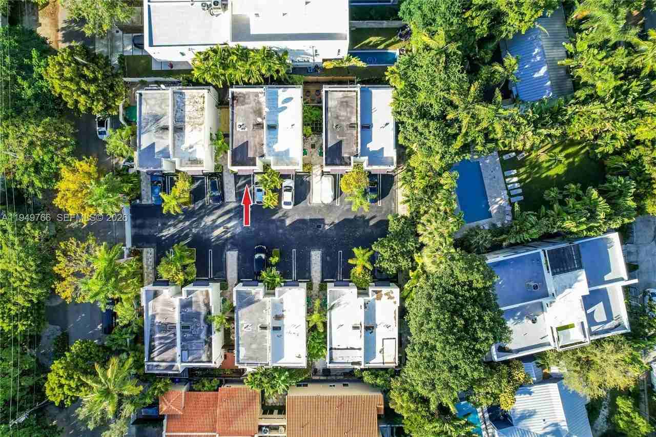 2945 Bridgeport Ave #I - Photo 5 of 39