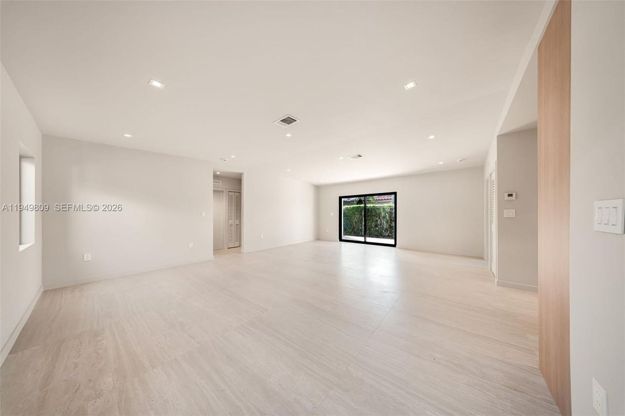 2625 Sw 32nd Ct #2625 - Photo 4 of 23