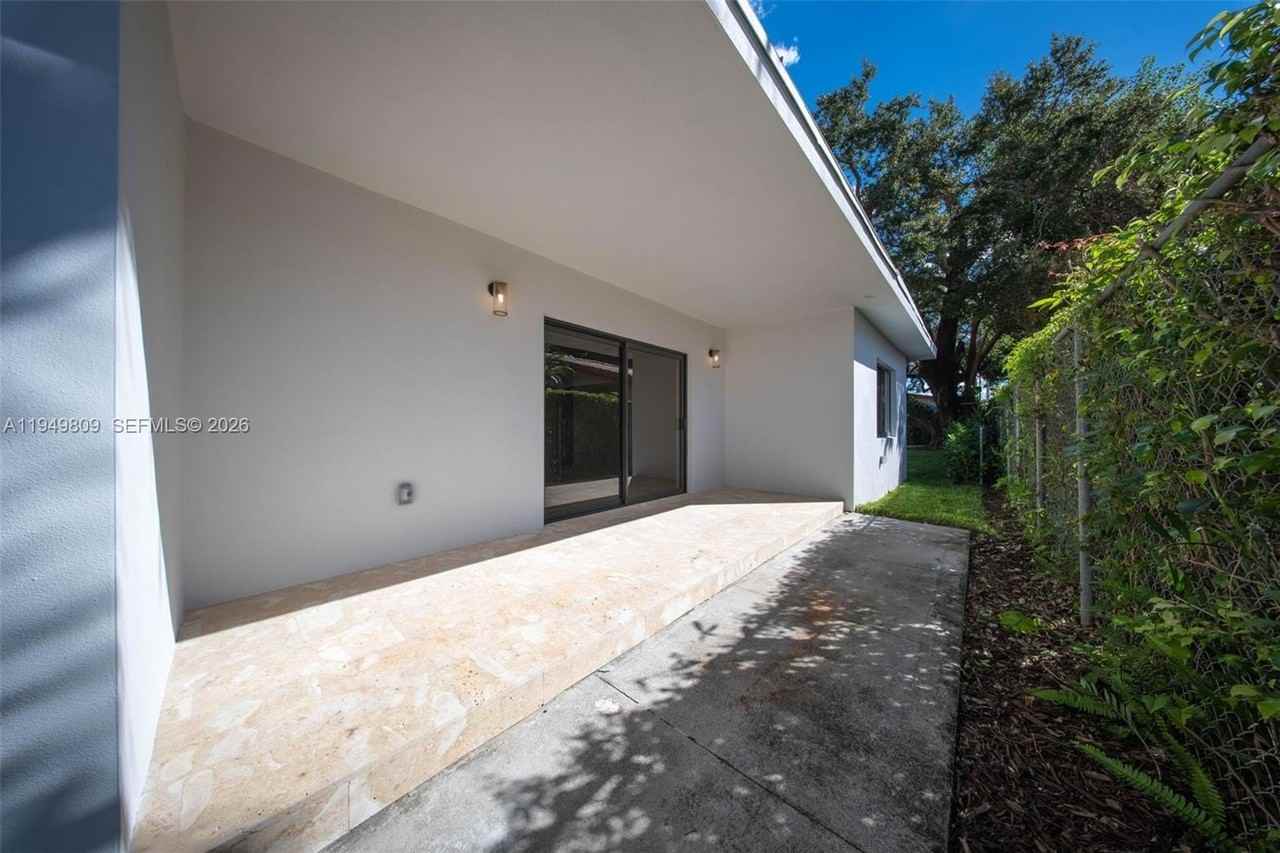 2625 Sw 32nd Ct #2625 - Photo 5 of 23