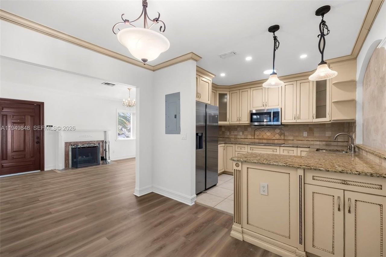 3411 Sw 27th St #3411 - Photo 6 of 20