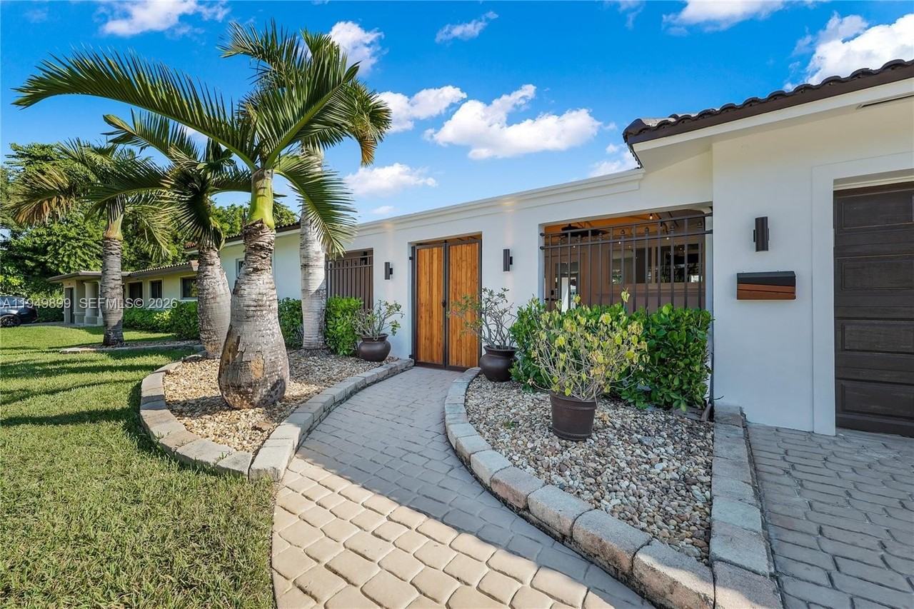 800 Se 3rd Ter - Photo 2 of 25