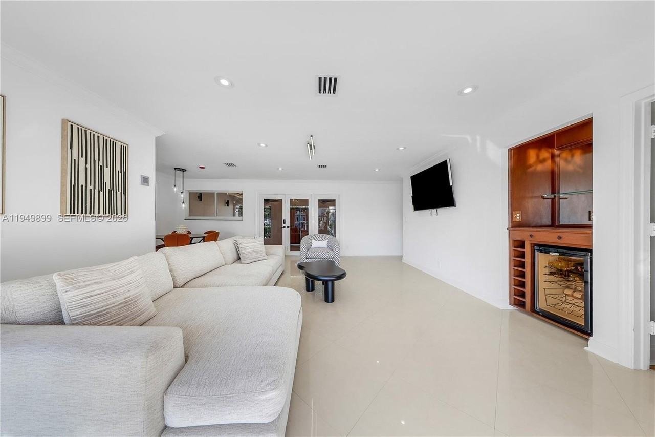 800 Se 3rd Ter - Photo 7 of 25