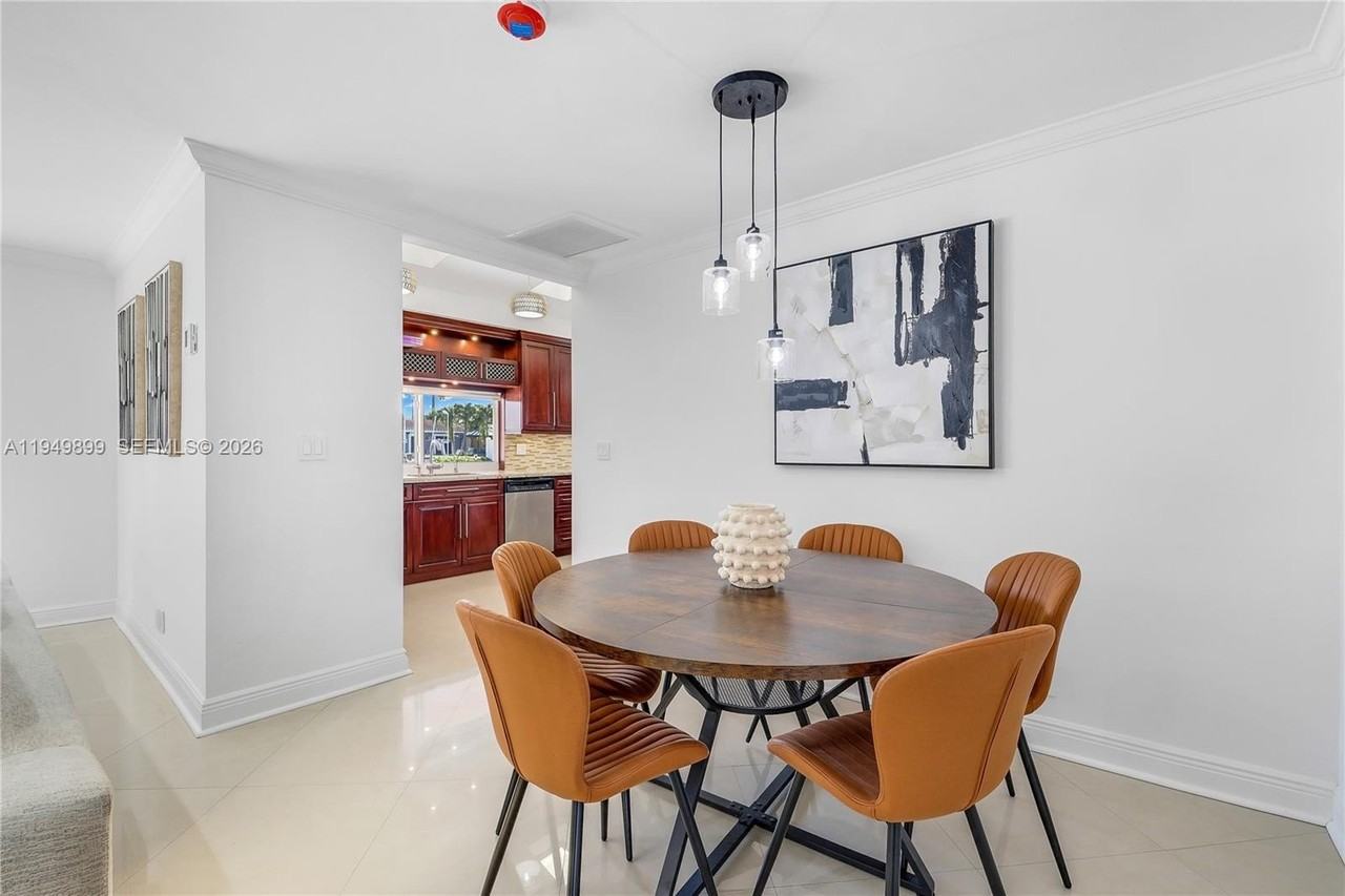 800 Se 3rd Ter - Photo 6 of 25