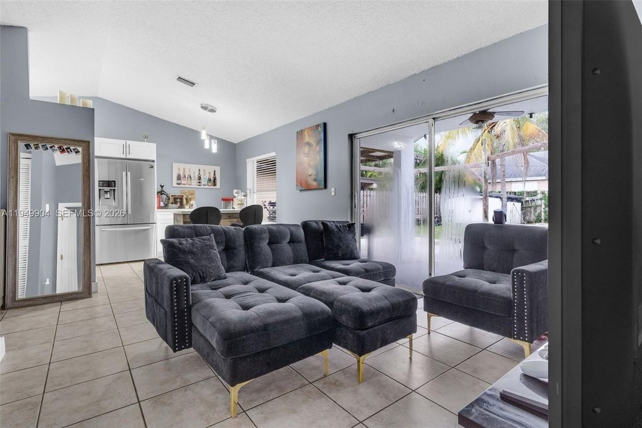 24938 Sw 128th Path - Photo 3 of 8