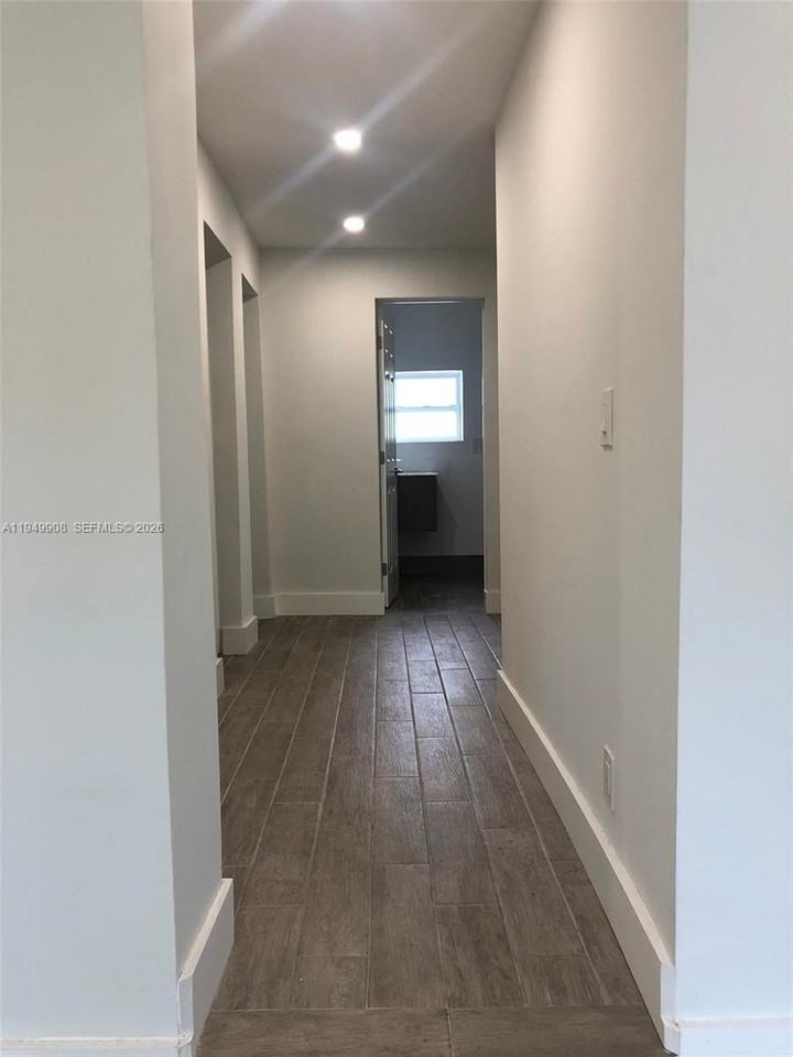 8000 Nw 12th Pl - Photo 7 of 12