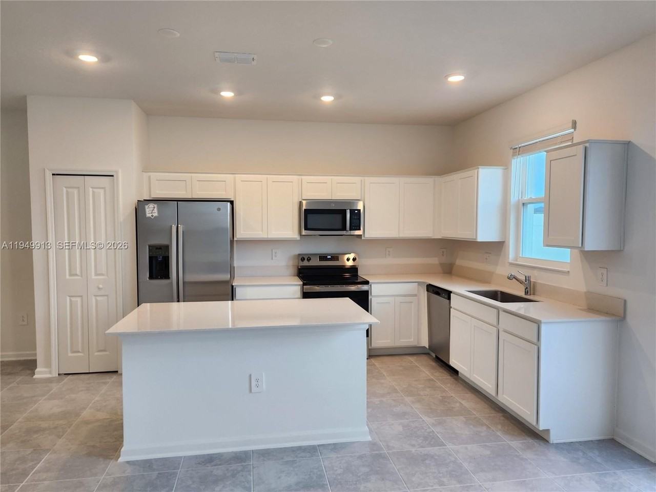 108 Bogey Dr - Photo 3 of 24