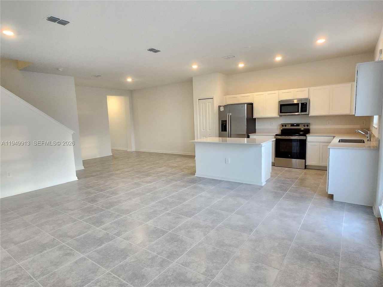 108 Bogey Dr - Photo 4 of 24