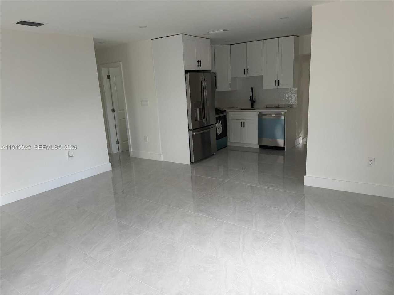 15920 Nw 17th Ct - Photo 2 of 19