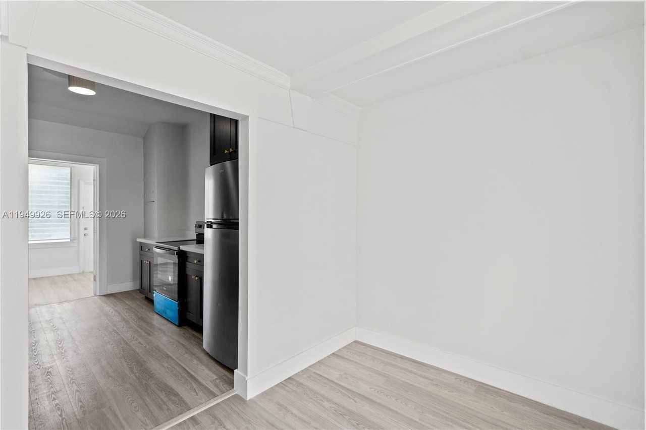 113 Nw 57th St #1 - Photo 5 of 27