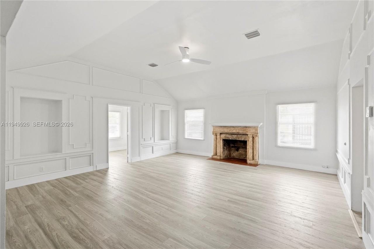 113 Nw 57th St #1 - Photo 6 of 27