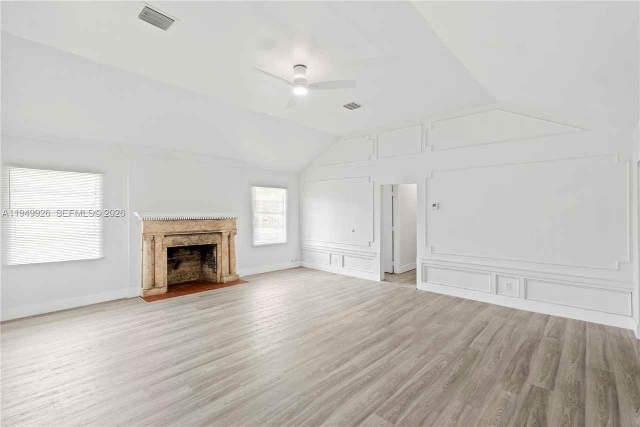 113 Nw 57th St #1 - Photo 7 of 27