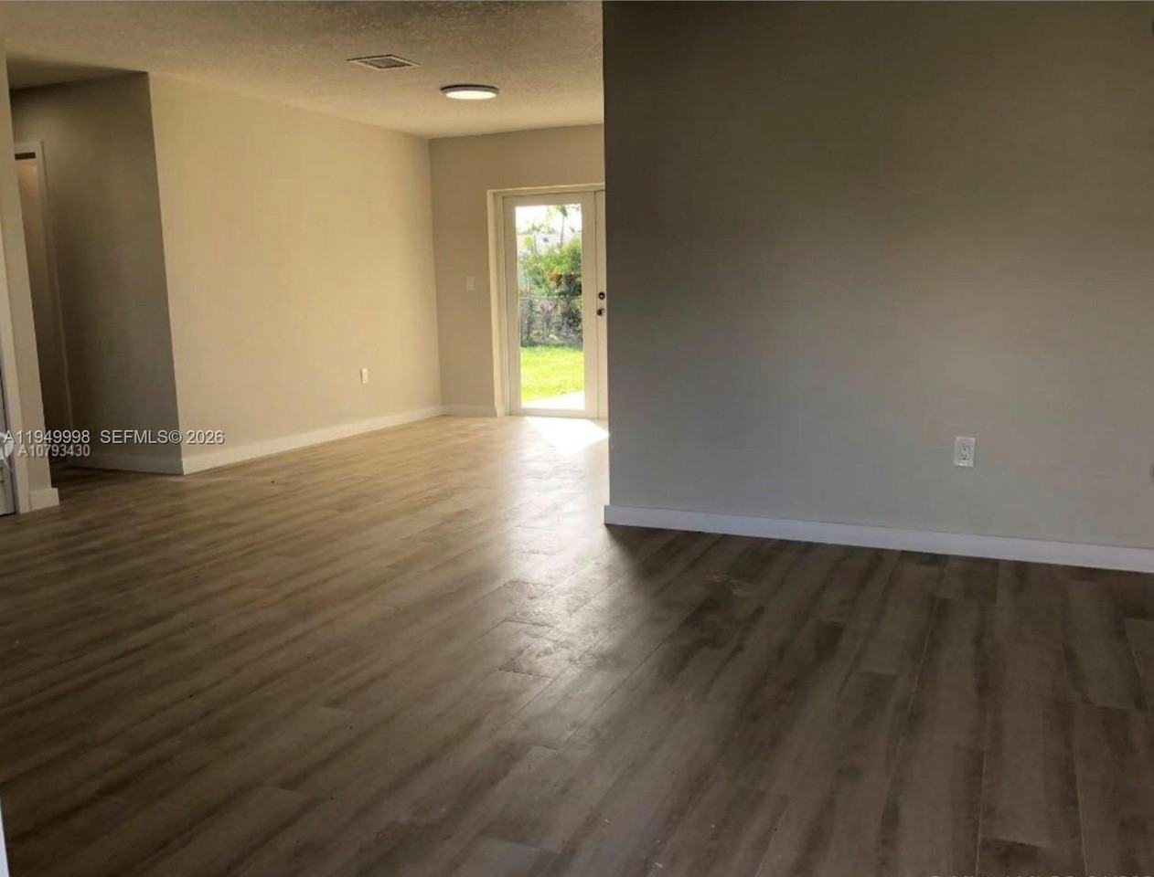 9620 Sw 78th St - Photo 3 of 13