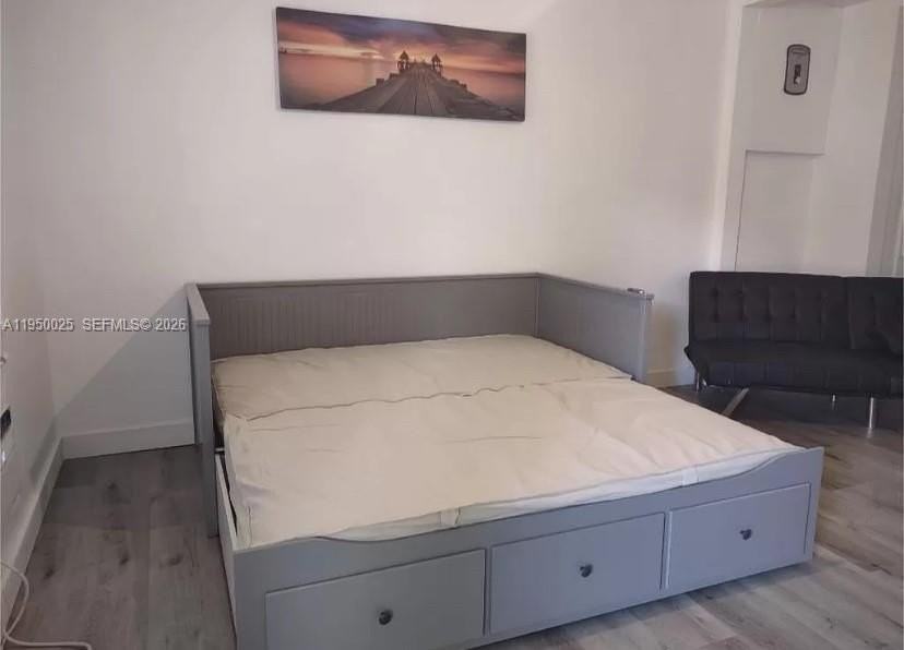 635 Sw 16th Ave #3 - Photo 3 of 7