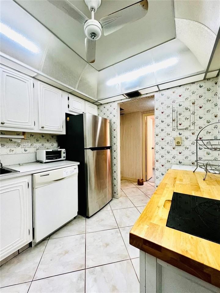 3821 Environ Blvd #406 - Photo 7 of 15