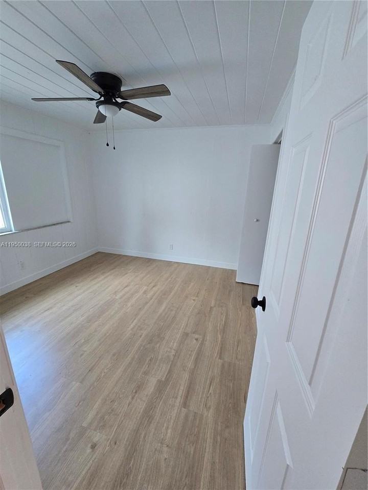 4000 Greenwood Ave #1 - Photo 6 of 6