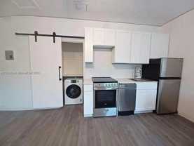 2822 Pine Tree Dr #4A - Photo 1 of 1