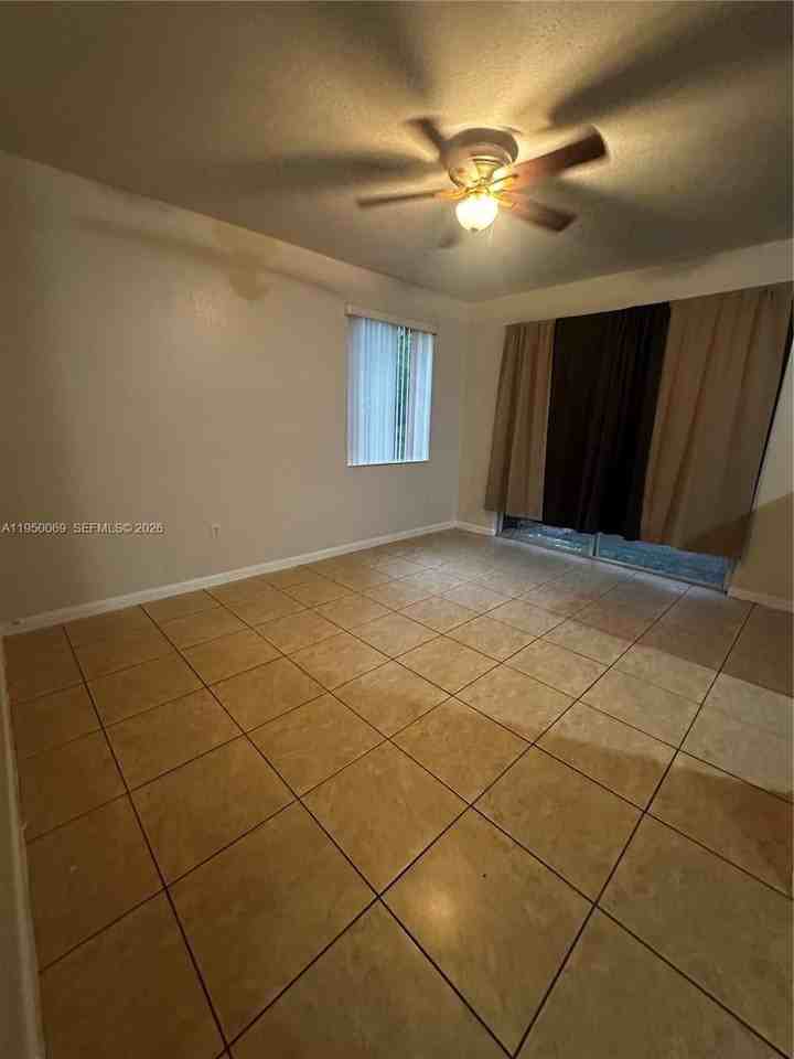 2818 Se 15th Rd #28 - Photo 3 of 44