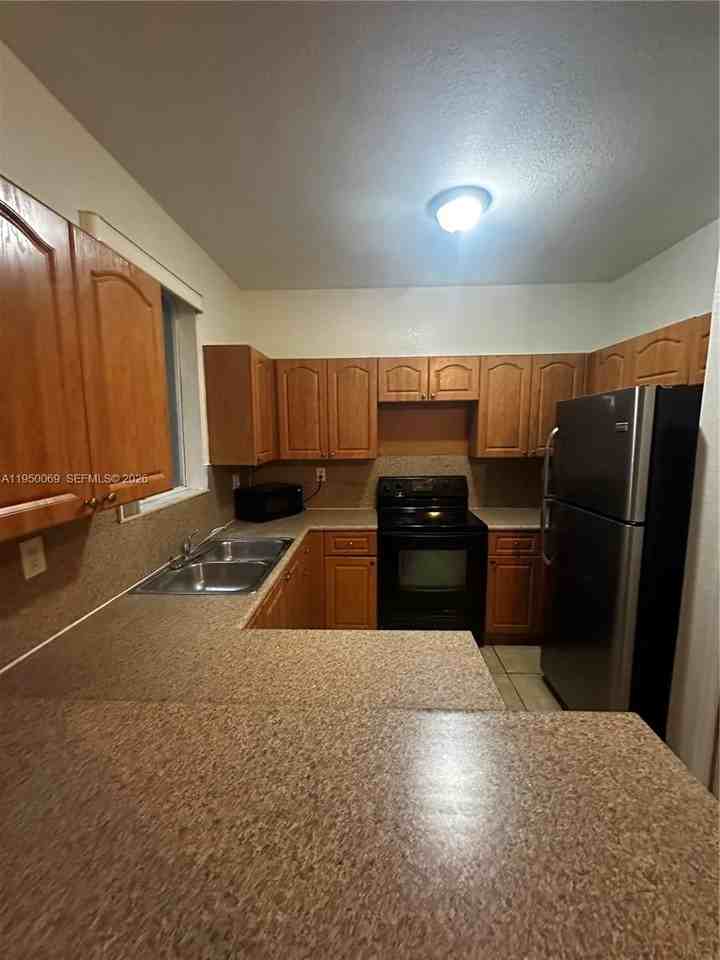 2818 Se 15th Rd #28 - Photo 6 of 44